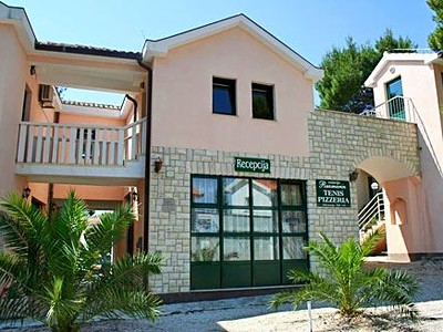 Ružmarin apartmánové středisko (vila Antonija, Mirella, Ivana)