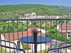 Balkon hotelového pokoje