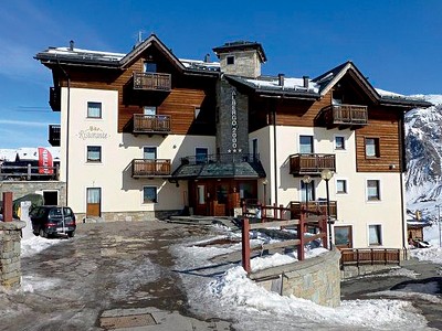 Hotel 2000