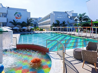 Hotel Nicholas Color