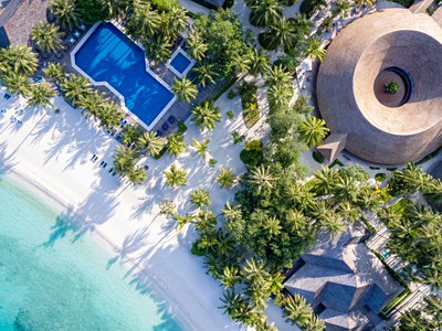 Osobně jsme navštívili - Meeru Island Resort & Spa