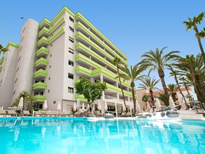 Livvo Anamar Suites