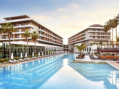 Acanthus & Cennet Barut Collection