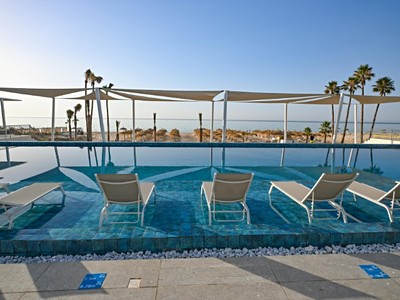 One Resort Premium