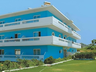Paradise Studios & Apts