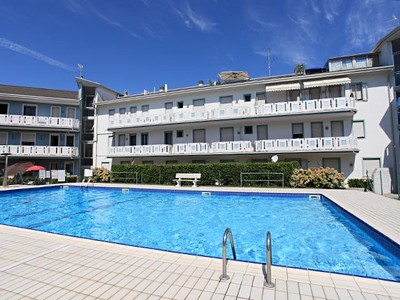 Residence Esperia s bazénem