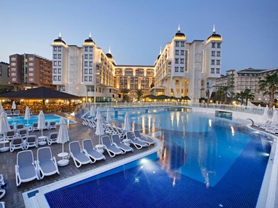 Kirman Sidera Luxury & Spa