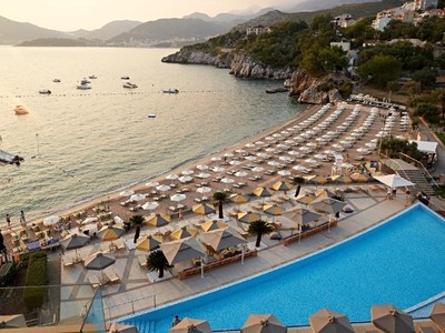 Maestral Resort And Casino