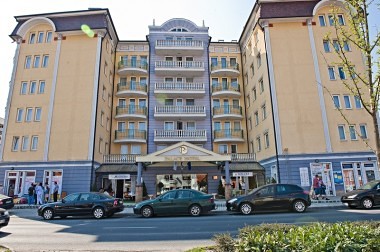 Hotel Palace Hevíz - balíček wellness se vstupenkou do termálního jezera