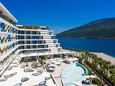 Carine Kumbor Beach Hotel