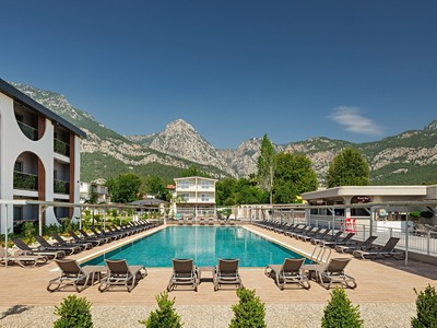 Hotel Monk Resort
