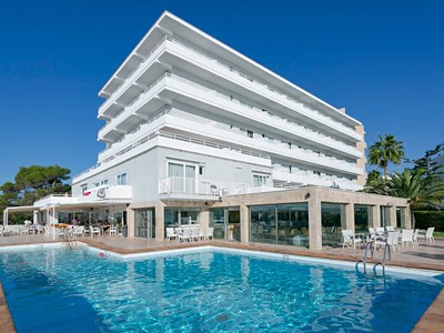 Hotel Js Cape Colom