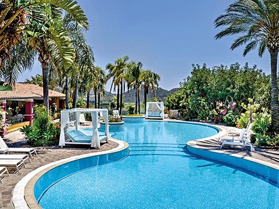 Cruccuris Resort
