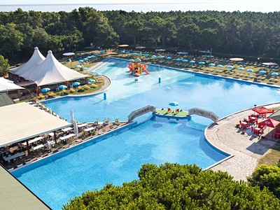 Residence Mare Pineta Casalborsetti: Pobyt v bungalovu