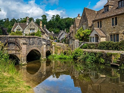 Anglický venkov + Záhada Kódu Enigmy + Malebná Krajina Cotswolds (letecky z Prah