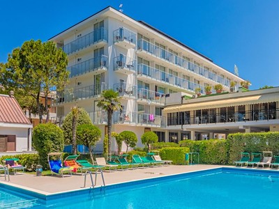 Hotel Marina Palace: Pobyt v hotelu se snídaní 7 nocí