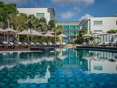 Kc Beach Club and Pool Villas