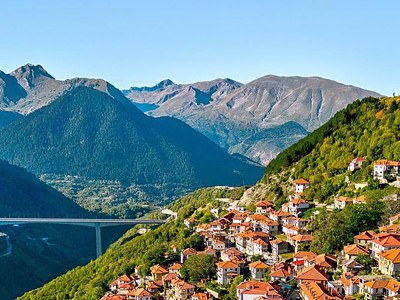 Řecké mýty, albánské hity