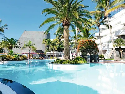 Hotel Plus Fariones Suite Hotel