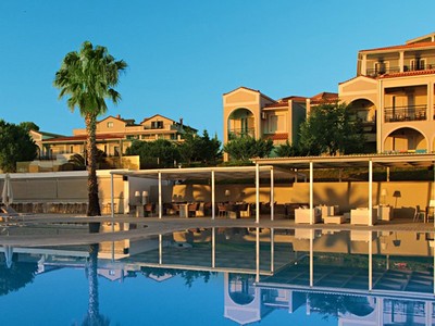 Hotel The Bay & Suites