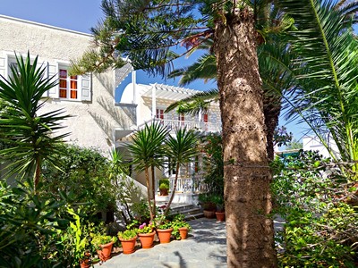 Dolphins Apartments