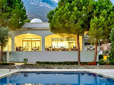 Gillham Vineyard Hotel