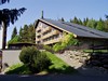 Hotel a depandance Srní - Šumava - Celkový pohled na hotel jaro