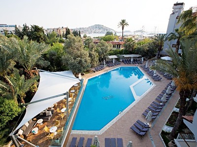 Paloma Marina Suites