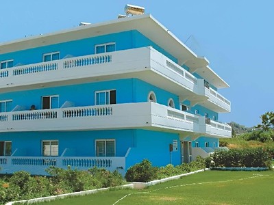 Paradise Studios & Apts