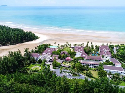Apsara Beachfront Resort and Villa