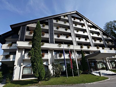 Garni Hotel Savica: Pobyt se snídaní nebo polopenzí