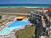hotel s bazénem blízko moře