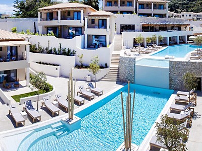 Hotel Crystal Waters