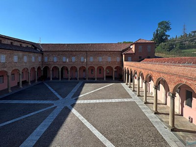 Casa Regina Montis Regalis