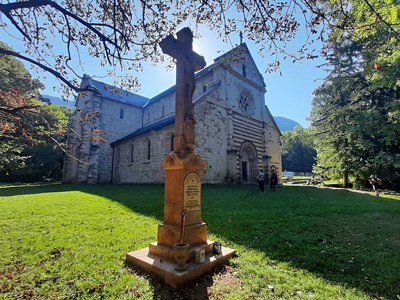 Maďarské národní parky, víno a termály