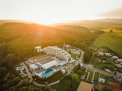 2025 | Hotel & Spa Resort Kaskády: Wellness pobyt s polopenzí 2 noci