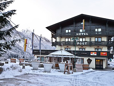 Grossglockner - Heiligenblut Post vedle sjezdovky, bazén a ski...