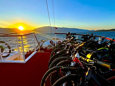 Na lodi a na kole nebo relax po ostrovech Dalmácie