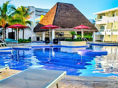 Cancun Bay Resort