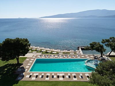 Kalamaki Beach letecky Praha s polopenzí, 7 nocí