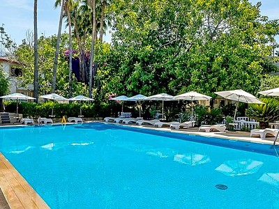 Riverside Garden Resort