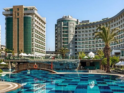 Sherwood Exclusive Lara