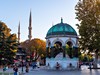 namesti_s_nemeckou_fontanou_1_Istanbul_Spurek.jpg