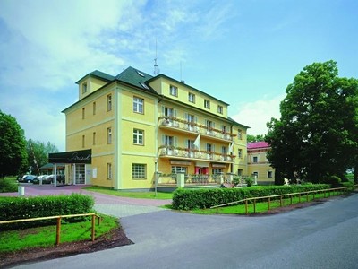 Konstantinovy Lázně - Lázeňský hotel Jirásek