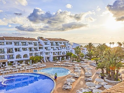 Fergus Style Bahamas