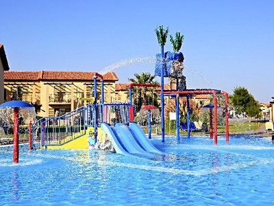 White Olive Marine Aquapark