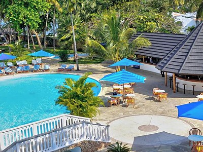 Travellers Beach Hotel & Club