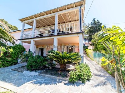 Appartamenti Procchio