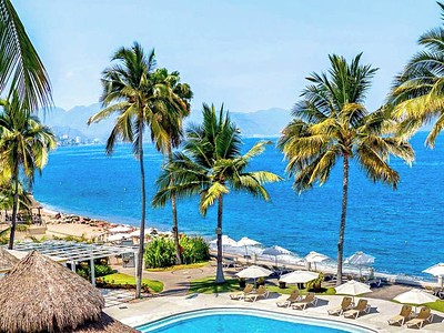 Plaza Pelicanos Club