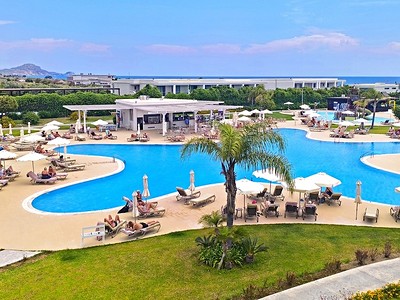 Hotel Asterias Beach Resort